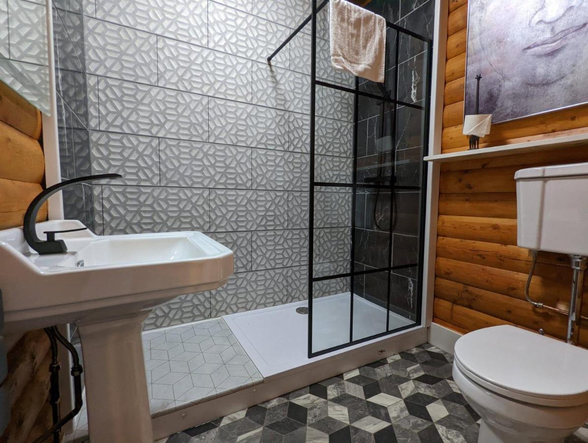 Villa Kaoglen-Spruce-Hot Tub-Forrest Setting-Pet Friendly Balnald Esterno foto
