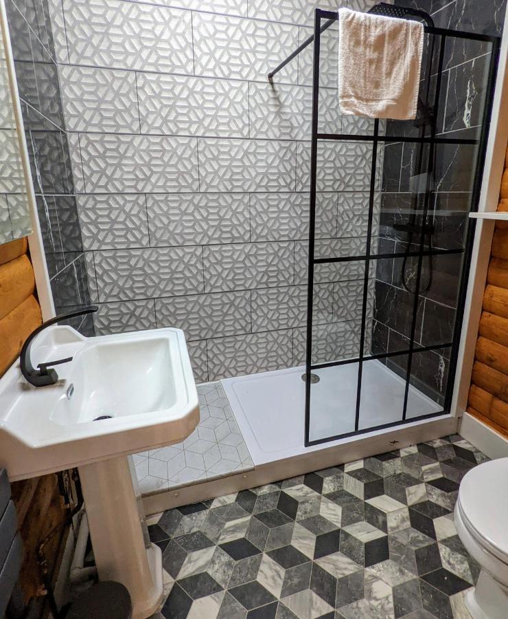 Villa Kaoglen-Spruce-Hot Tub-Forrest Setting-Pet Friendly Balnald Esterno foto